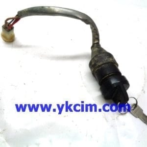 Recambios yamaha warrior 350. Bombin Conector Redondo Ref. W113