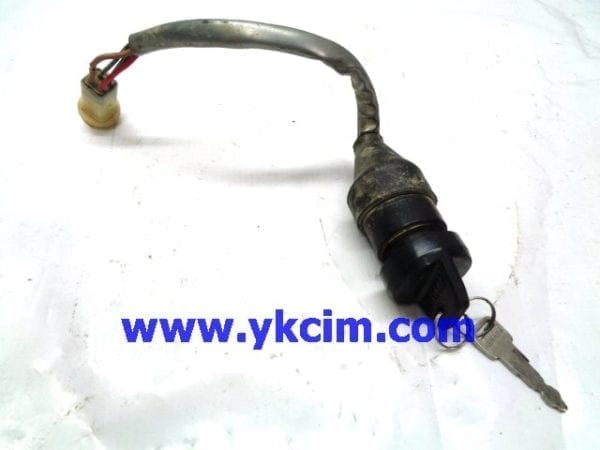 Recambios yamaha warrior 350. Bombin Conector Redondo Ref. W113